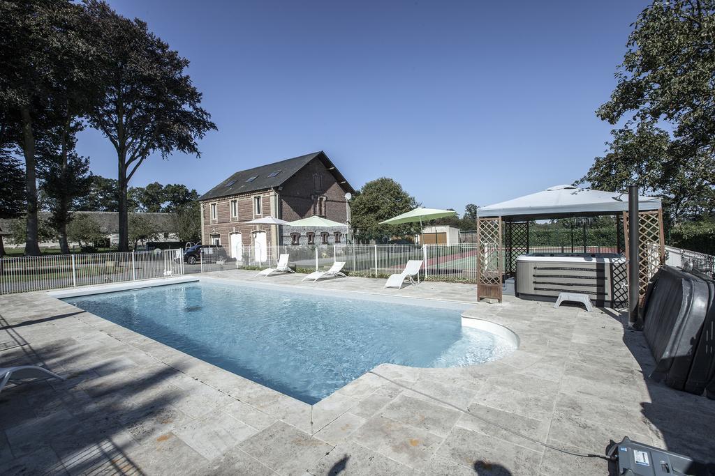 Chateau Des Saveurs Saint-Sauveur-dʼÉmalleville 外观 照片