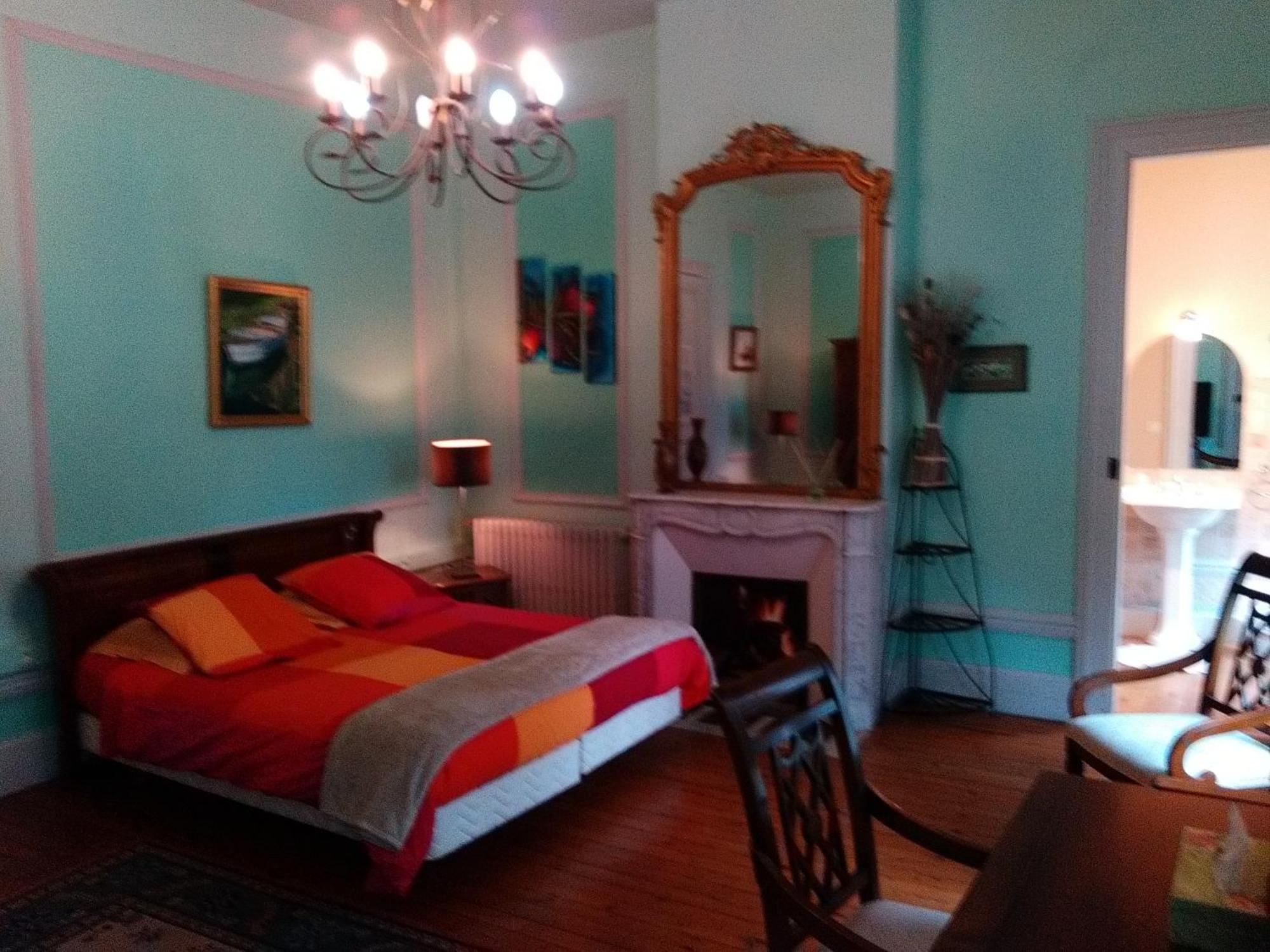 Chateau Des Saveurs Saint-Sauveur-dʼÉmalleville 外观 照片