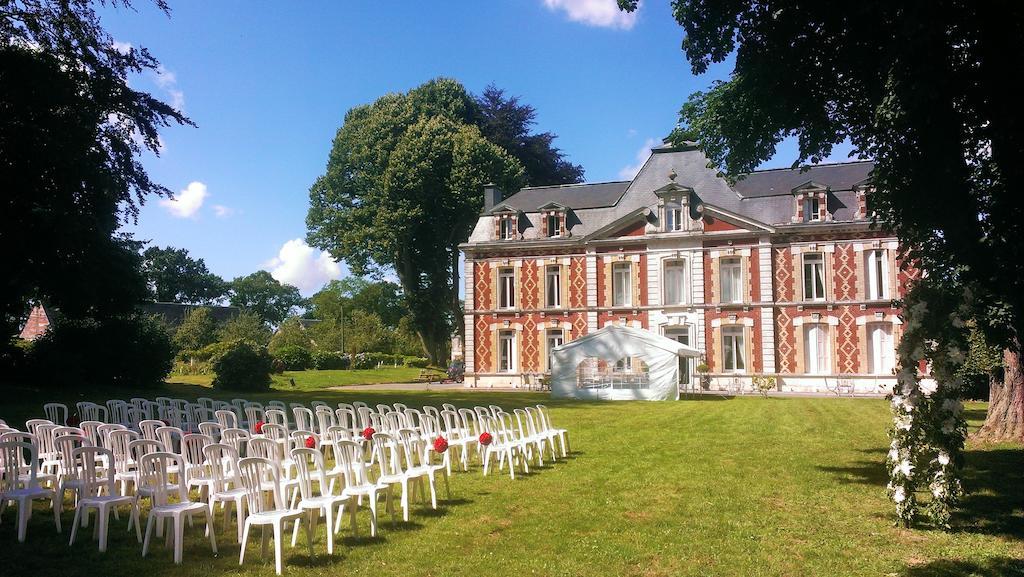 Chateau Des Saveurs Saint-Sauveur-dʼÉmalleville 外观 照片