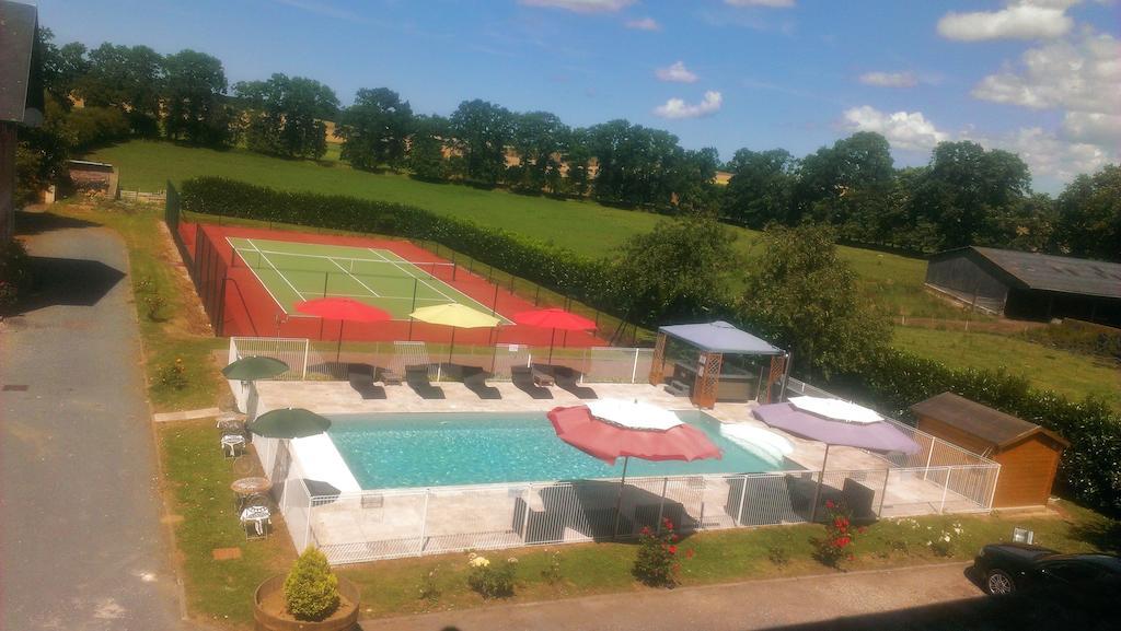 Chateau Des Saveurs Saint-Sauveur-dʼÉmalleville 外观 照片